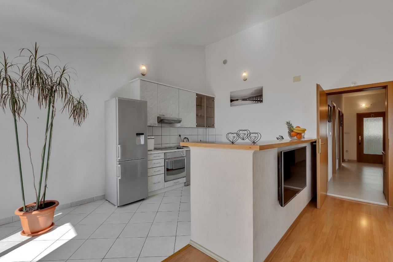 Apartman Sara Baska Voda Ngoại thất bức ảnh